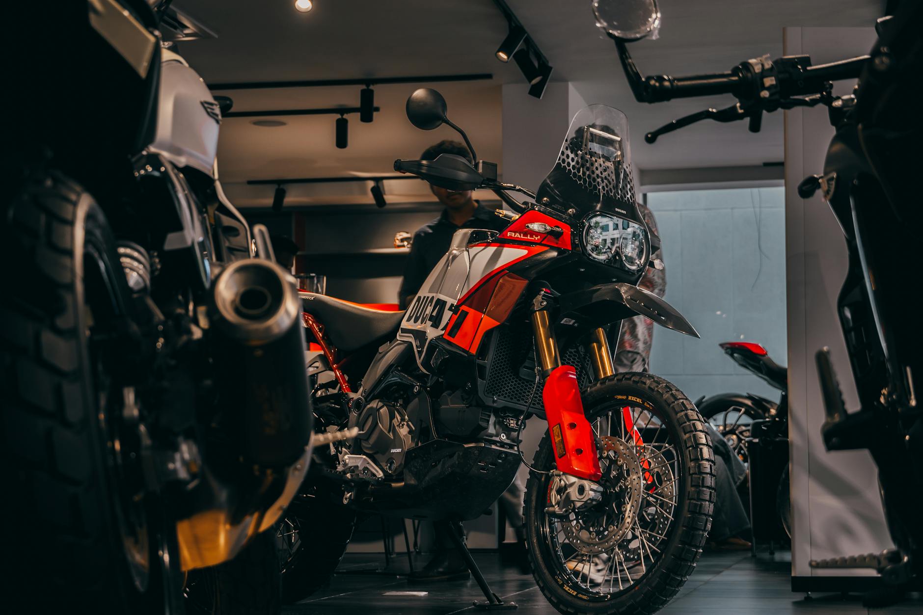 Showroom de motocicletas com modelos disponiveis para consorcio de motos