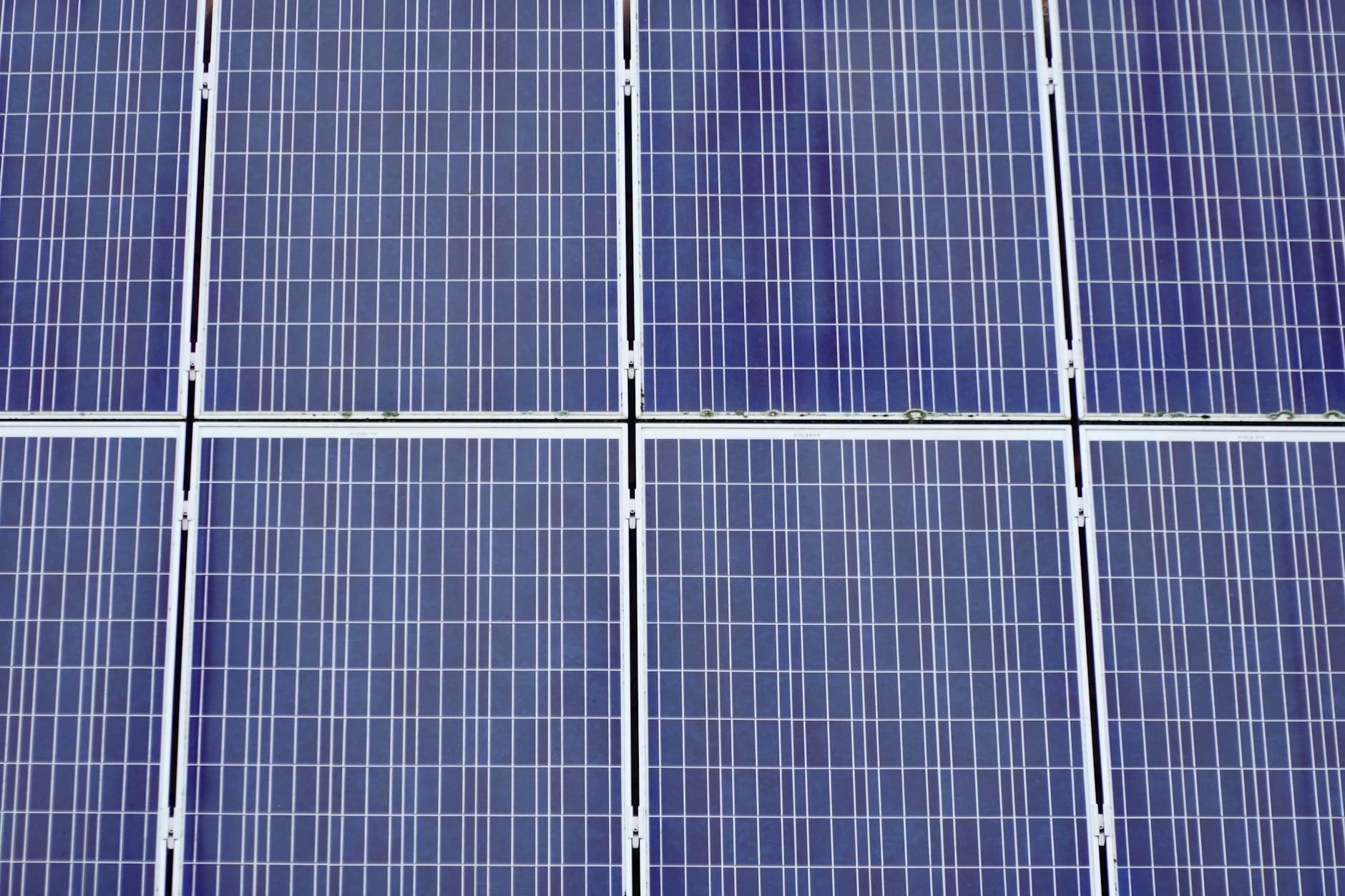 Instalacao de paineis de energia solar fotovoltaica financiada por consorcio de servicos
